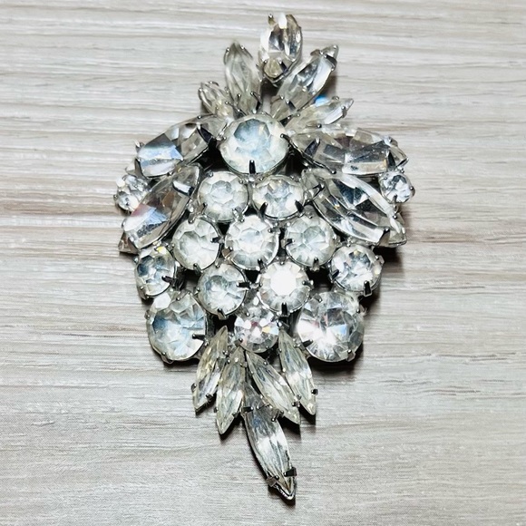Antique Designer Signed Weiss Clear Crystal Bunch Of Grapes Brooch/Pin - Picture 3 of 8